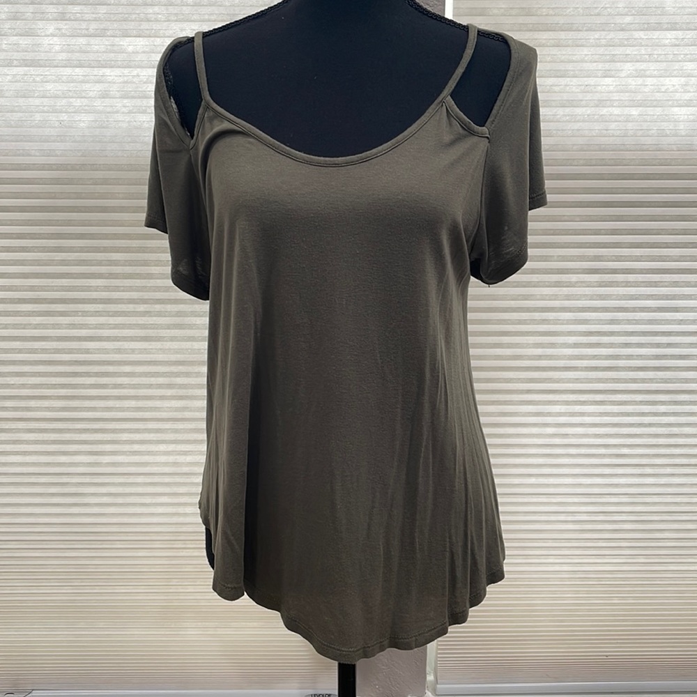 Rue21 Green T-shirt. Size M.